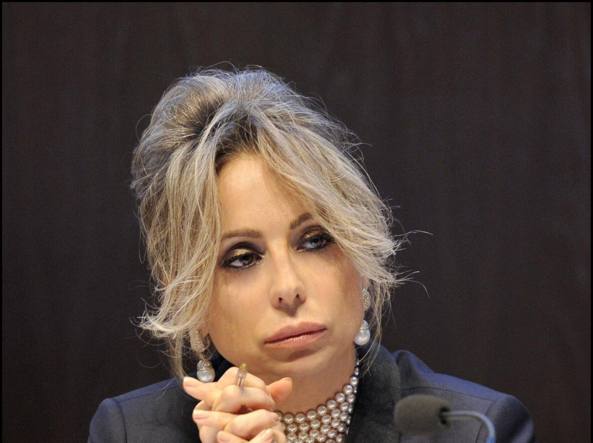 Vendita di Mediaset bloccata