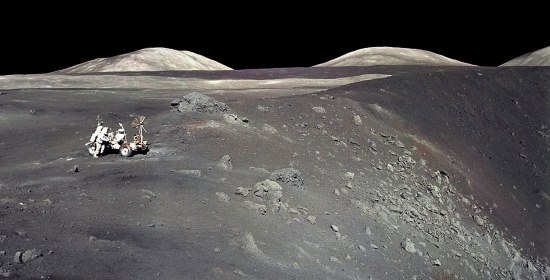 scoperte particelle di vetro sulla luna che potrebbero contenere acqua