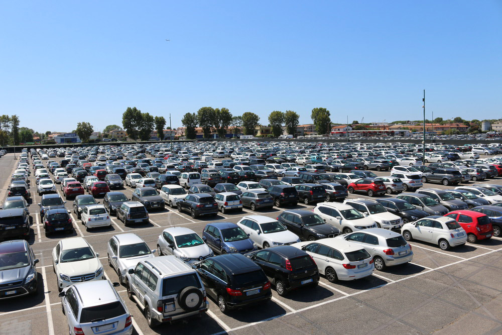 parcheggiare sarà più facile con l'auto del futuro
