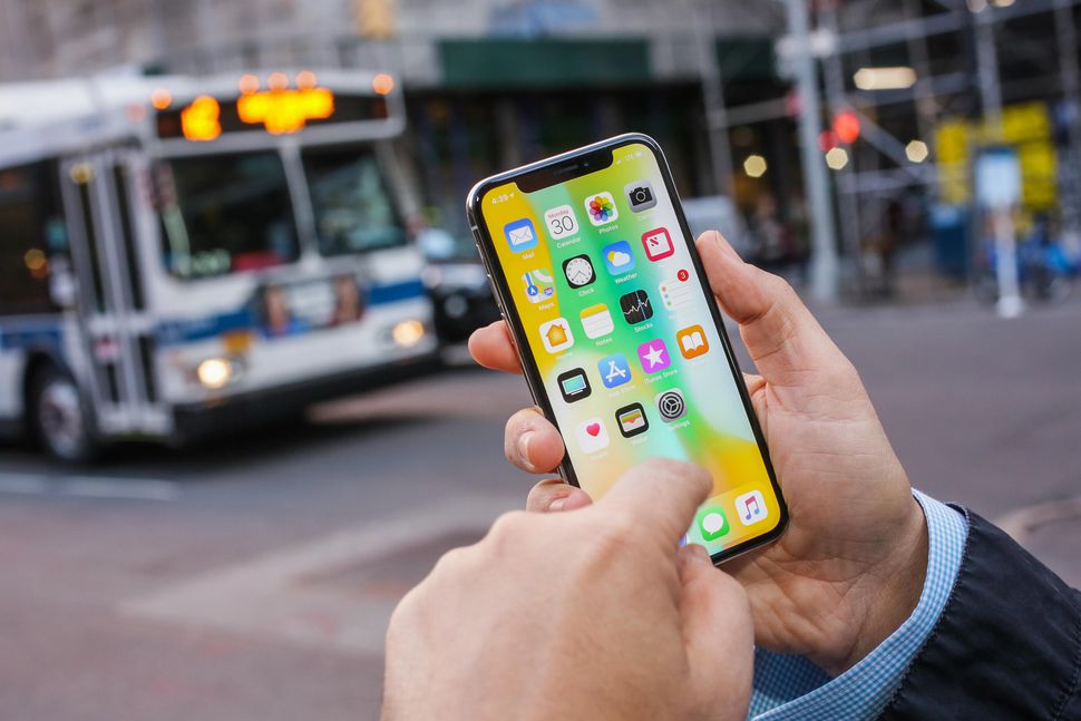 Apple, prezzi in calo per sostituire la batteria dell'iPhone Apple, prezzi in calo per sostituire la batteria dell'iPhone