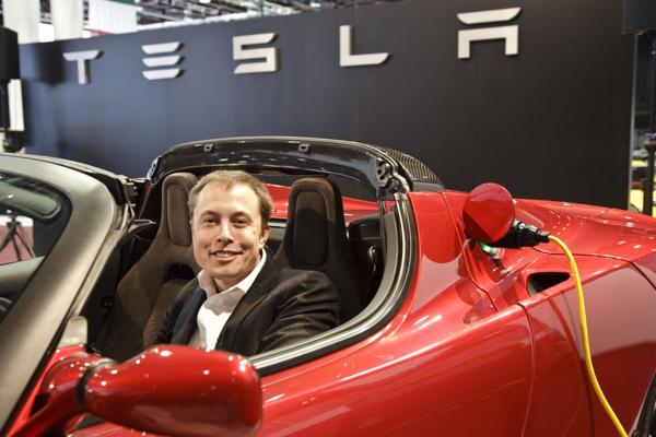 elon-musk-vuole-mandare-un-auto-su-marte-2