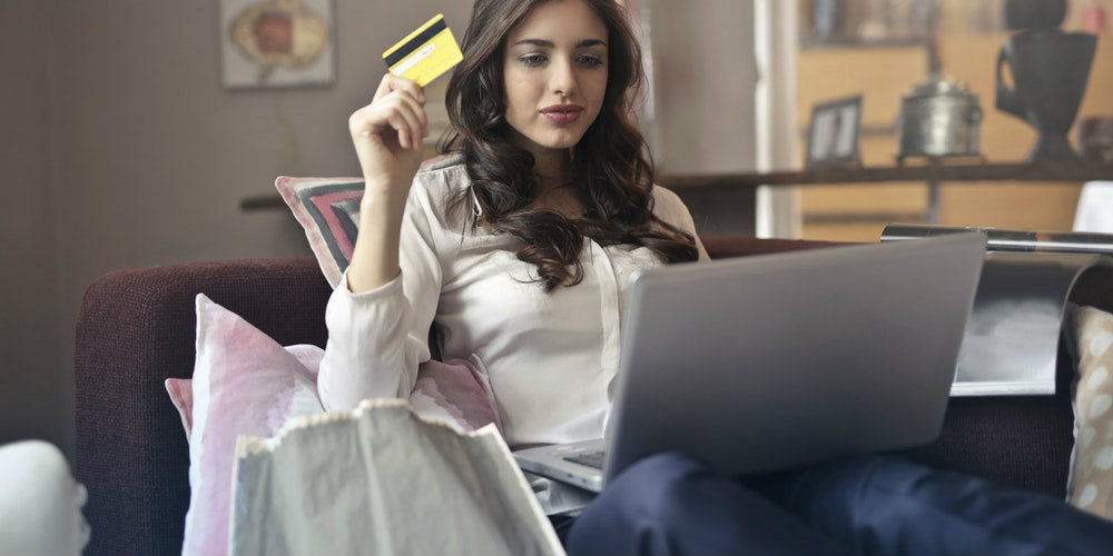 Mettersi in proprio: l'e-commerce è adatto alla tua attività? I pro e i contro