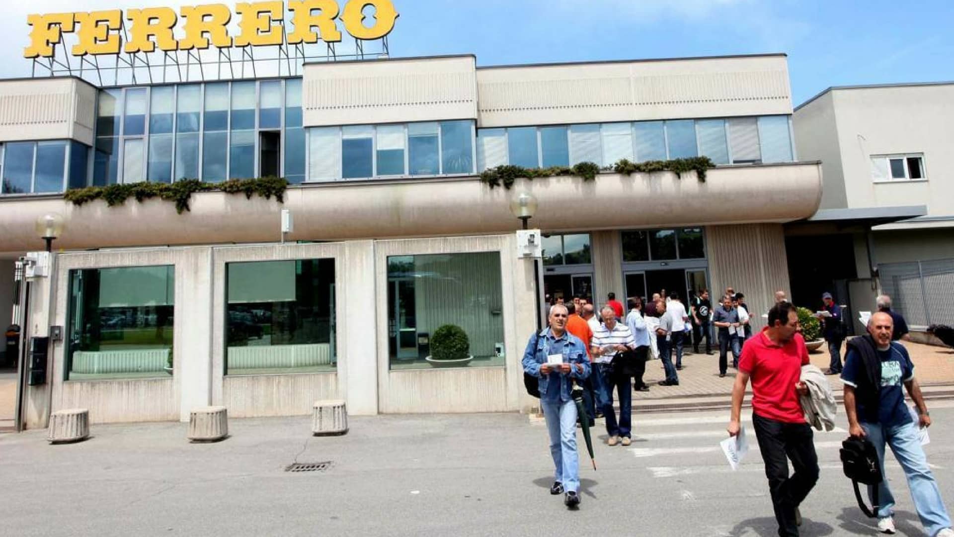 ferrero-premio-dipendenti