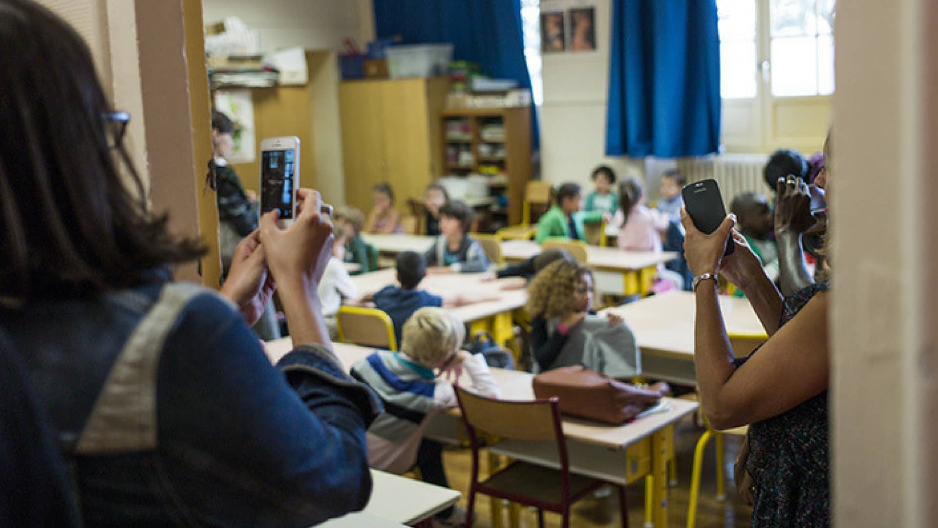 francia-divieto-cellulari-a-scuola
