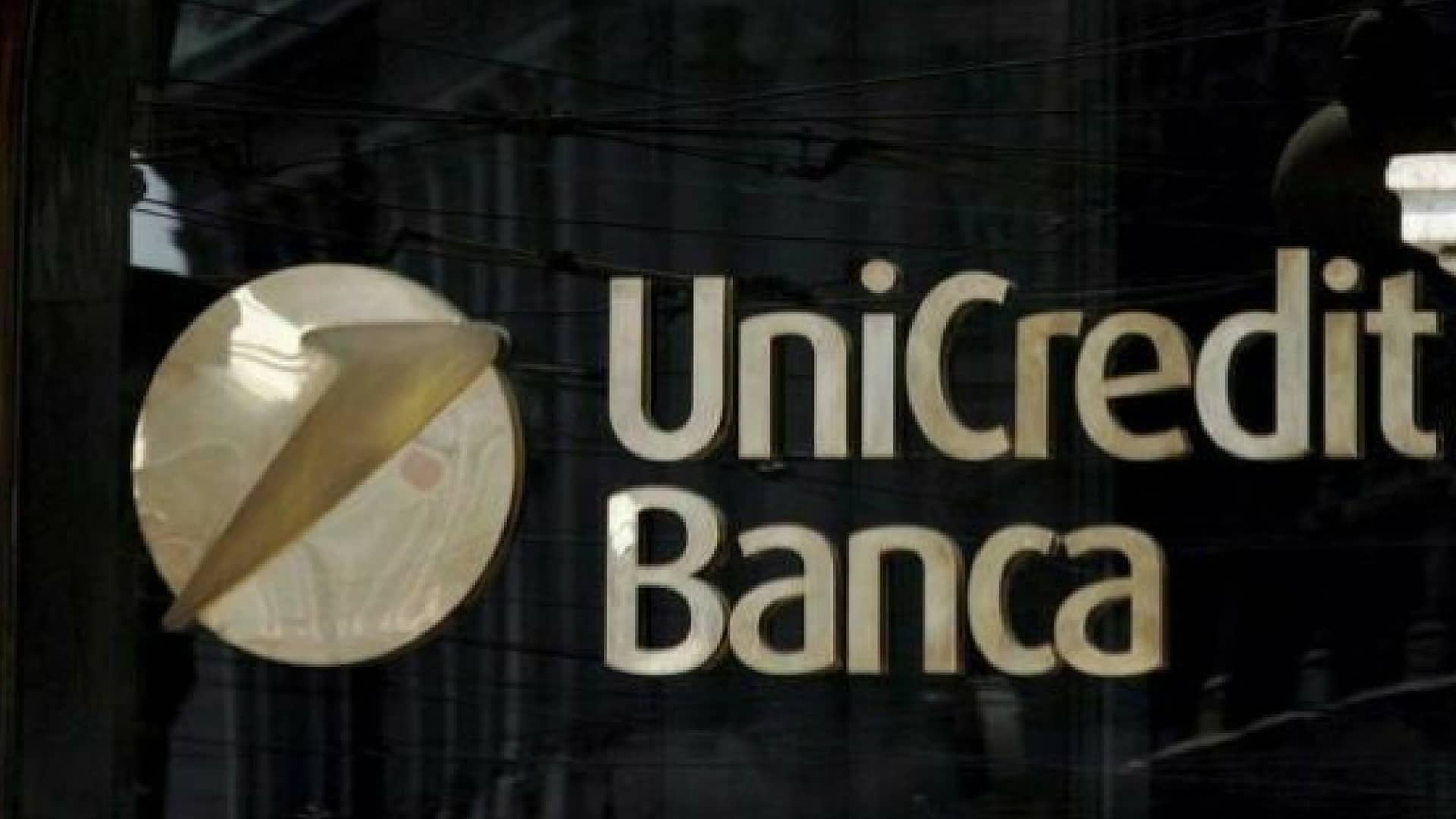 unicredit-rompe-facebook