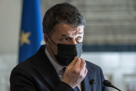 Minacce a Renzi: l'ex premier ha ricevuto una busta con 2 proiettili di pistola
