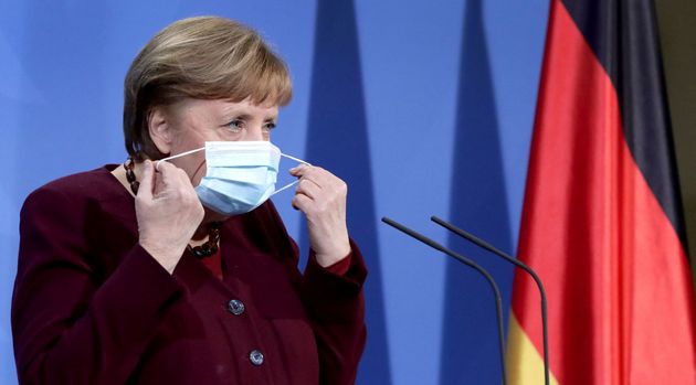 Dietrofront Merkel, revocato il "lockdown rafforzato" a Pasqua: "Un errore"
