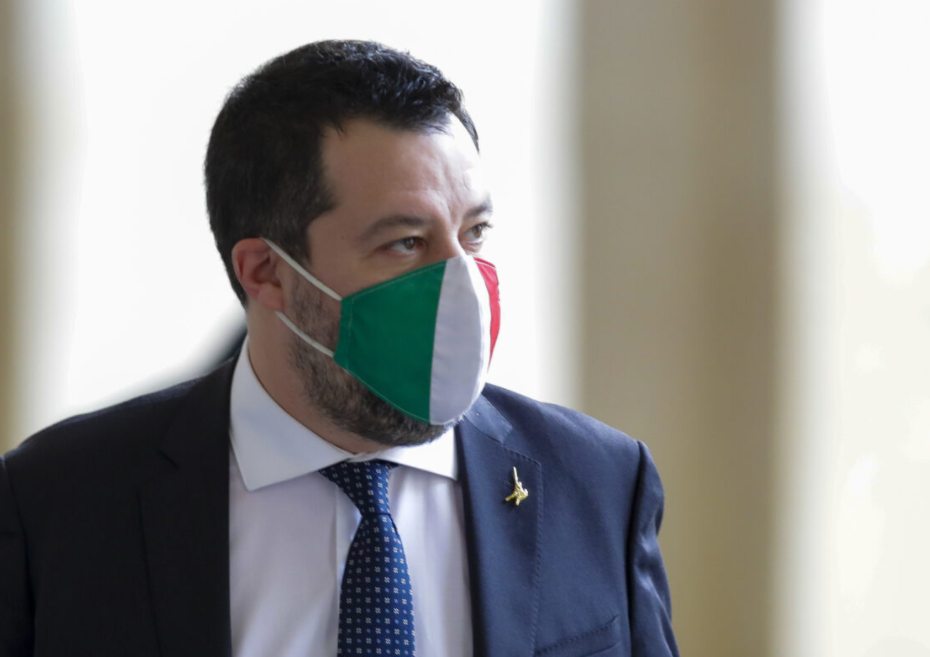 Salvini su Italia-Belgio: "Azzurri in ginocchio? Non si affronta così il razzismo"