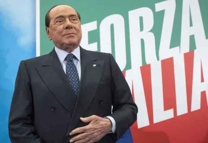 Berlusconi ricoverato a Milano. Ed è giallo sul suo successore alla guida di Forza Italia
