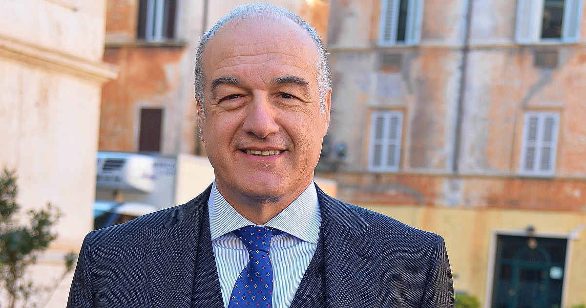 Michetti alla radio parla di Hitler e nazismo