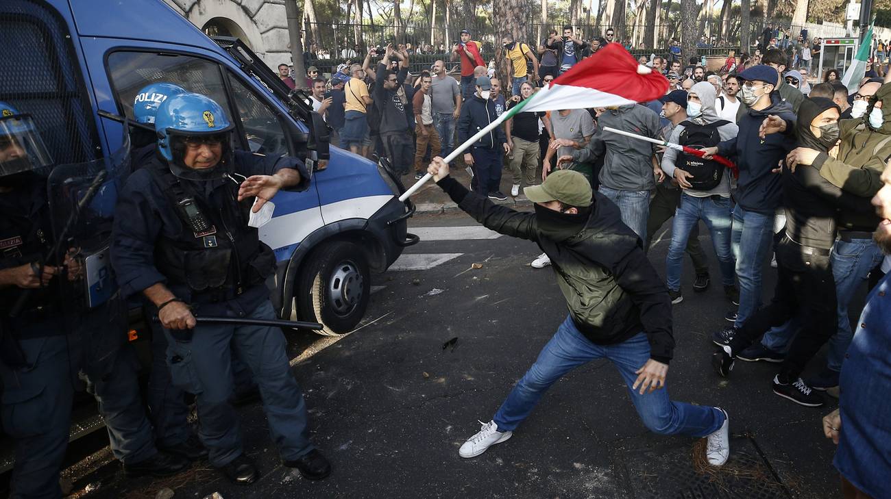 Luciana Lamorgese prepara il pugno duro contro i violenti