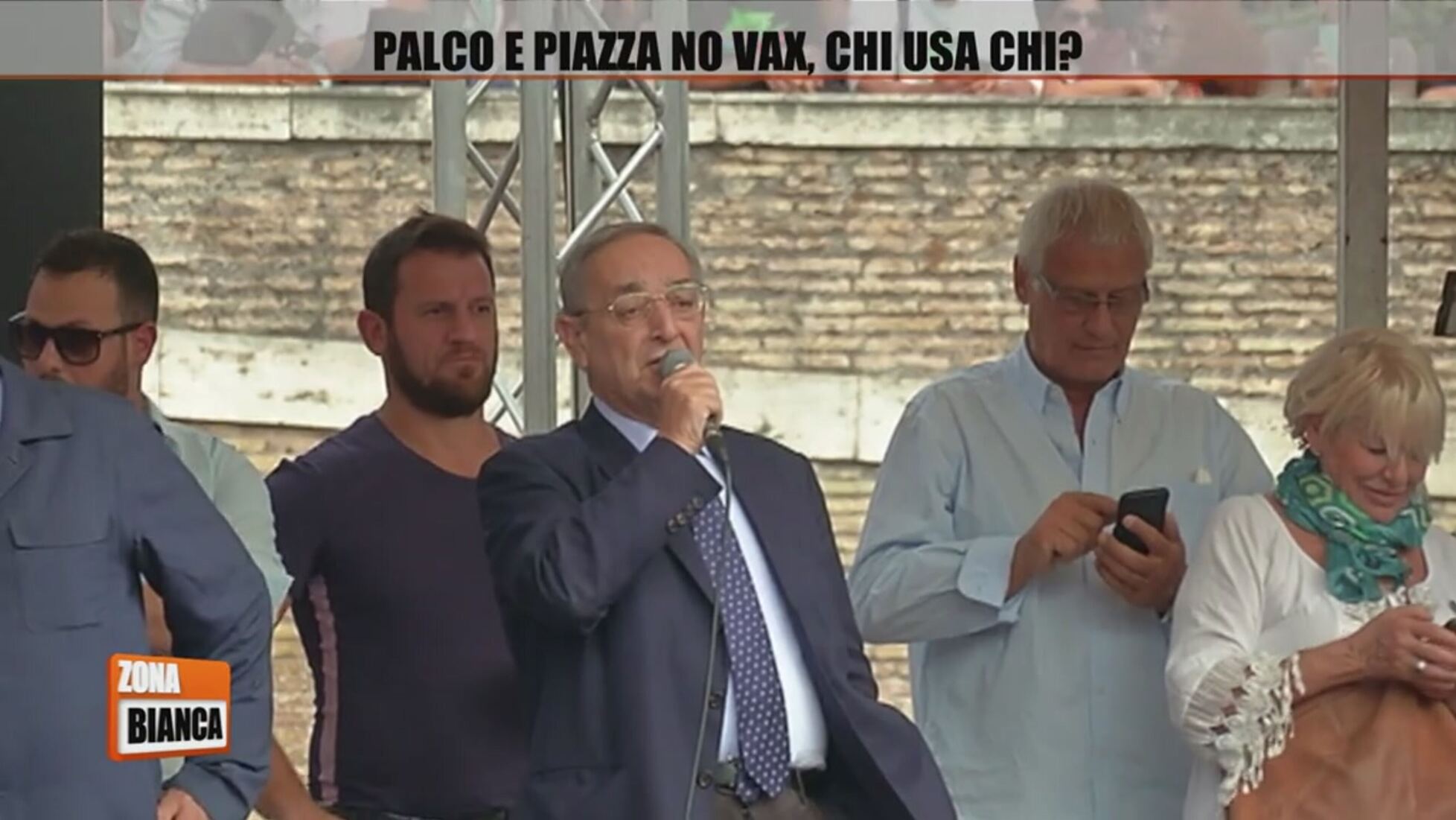 Taormina e il "noto politico" che ha incontrato Castellino