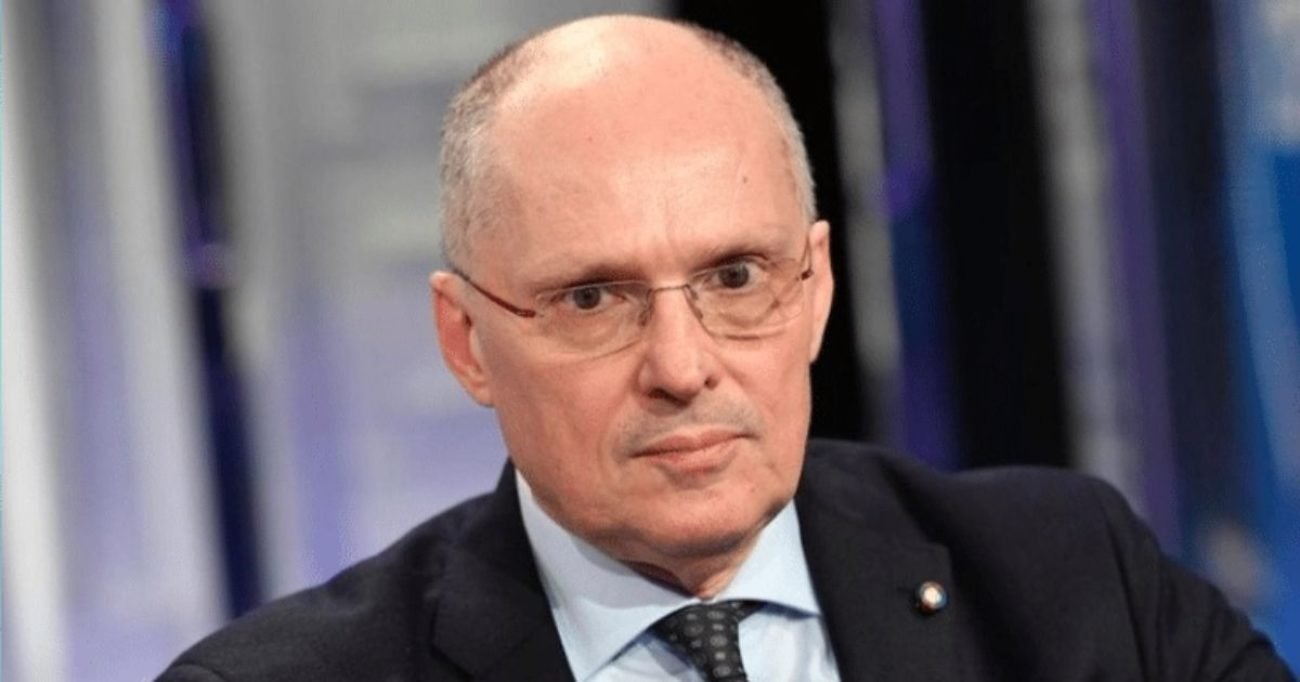 Ricciardi invoca una stretta sul green pass