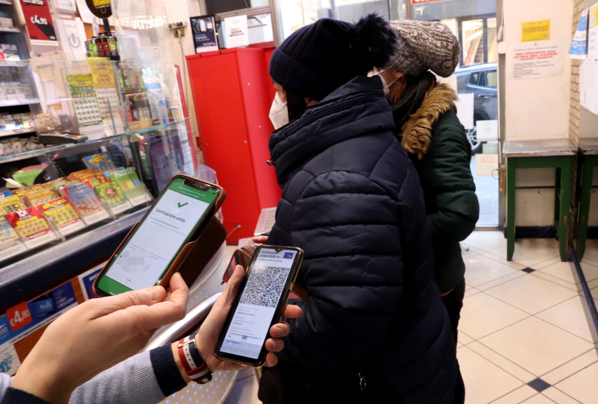 Sciopero dei tabaccai contro il green pass