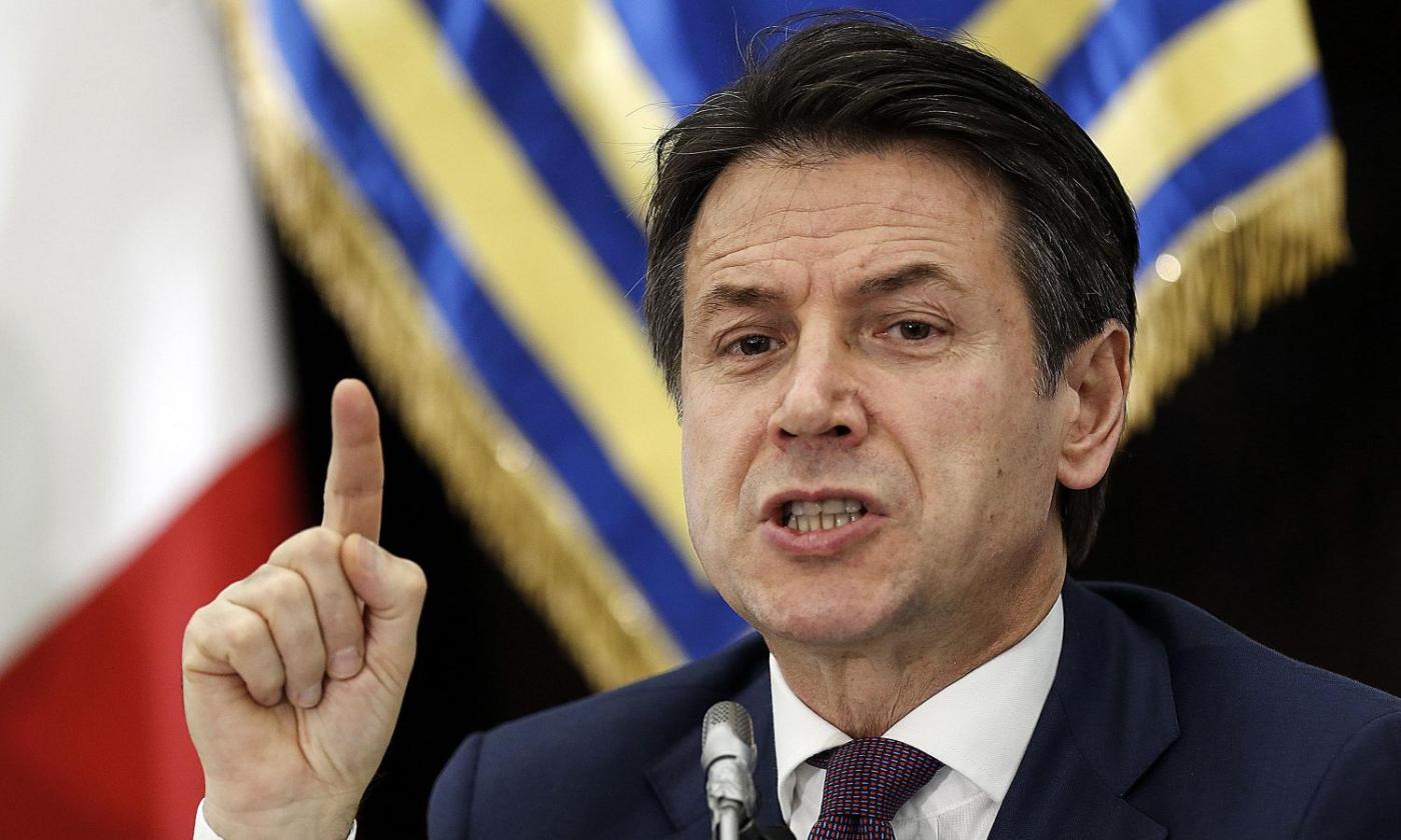 Mezzo M5S vuole abolire il green pass. Conte furioso