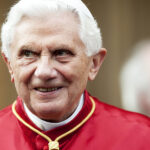 Papa Ratzinger chiede perdono alle vittime di pedofilia