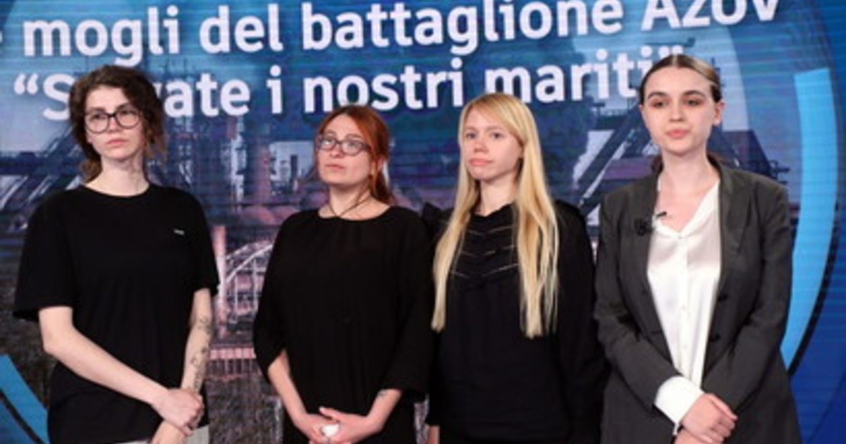 Papa Francesco incontra le mogli di due ufficiali del Battaglione Azov