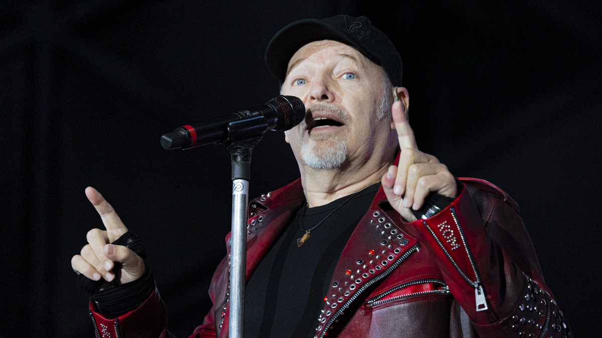 L’urlo di Vasco Rossi dal palco di Imola