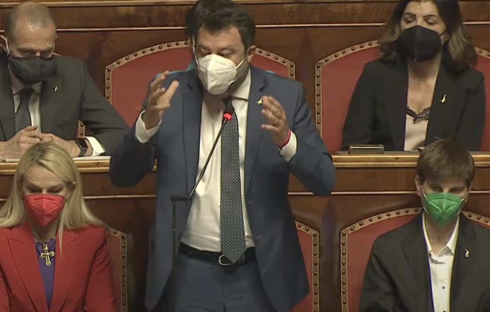 Ucraina, Salvini straparla in Senato rivolto a Draghi