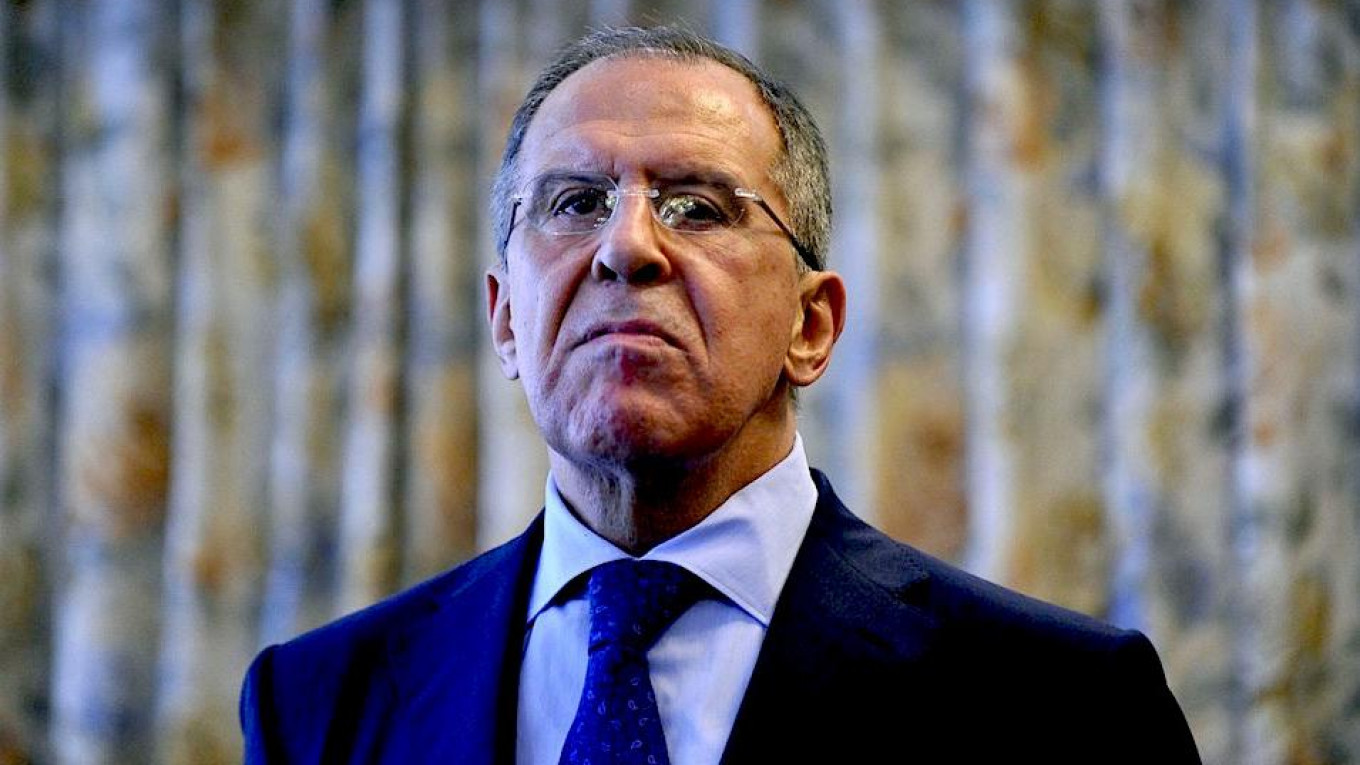 Lavrov mostra il bastone e la carota all’Occidente