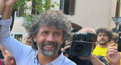 L’esultanza di Damiano Tommasi nuovo sindaco di Verona