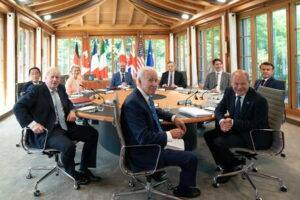 I leader del G7 ironizzano su Vladimir Putin
