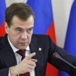 Lo sport preferito di Medvedev è minacciare la Nato