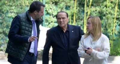 Dopo la batosta elettorale Berlusconi capisce l’antifona