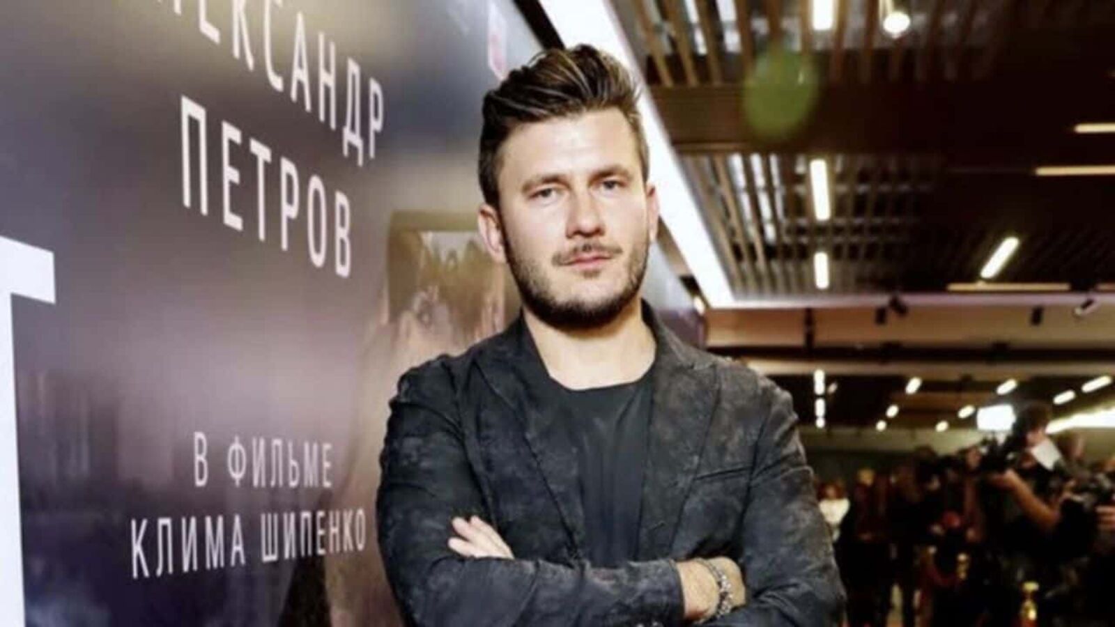 Lo scrittore russo si sfoga contro Putin che lo vuole arrestare