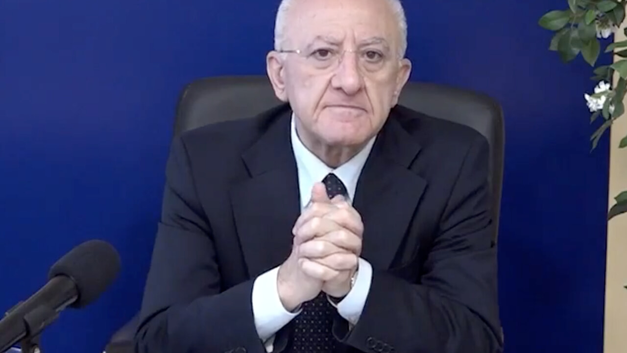 Vincenzo De Luca stronca così i referendum sulla giustizia