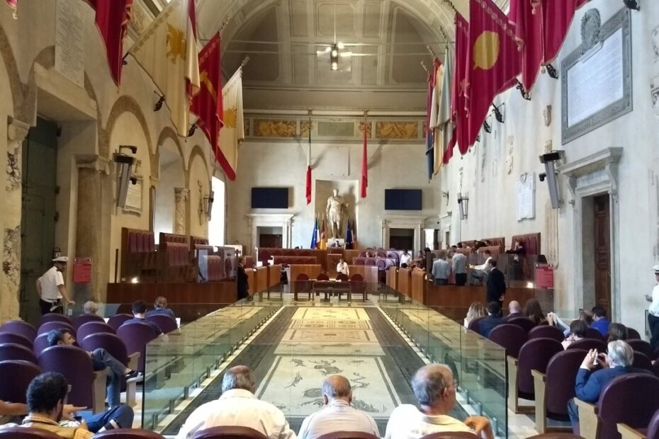 Roma annega nei rifiuti ma intanto succede l’incredibile