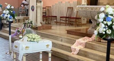 Diana Pifferi: commozione e lacrime al funerale della piccola