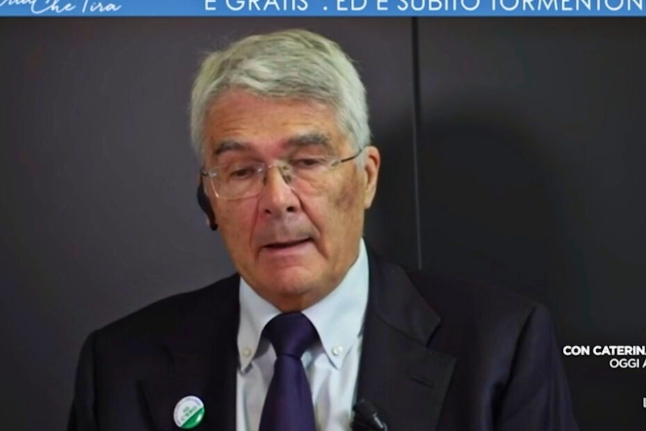 La sparata dell’ex ministro sul reddito di cittadinanza fa esplodere i social