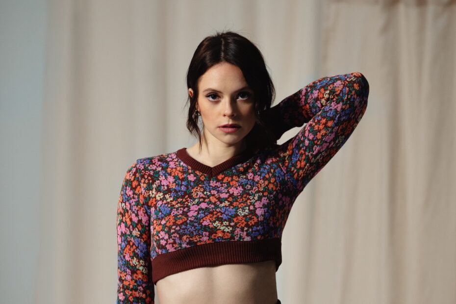 Bufera social sulla cantautrice dopo questa proposta