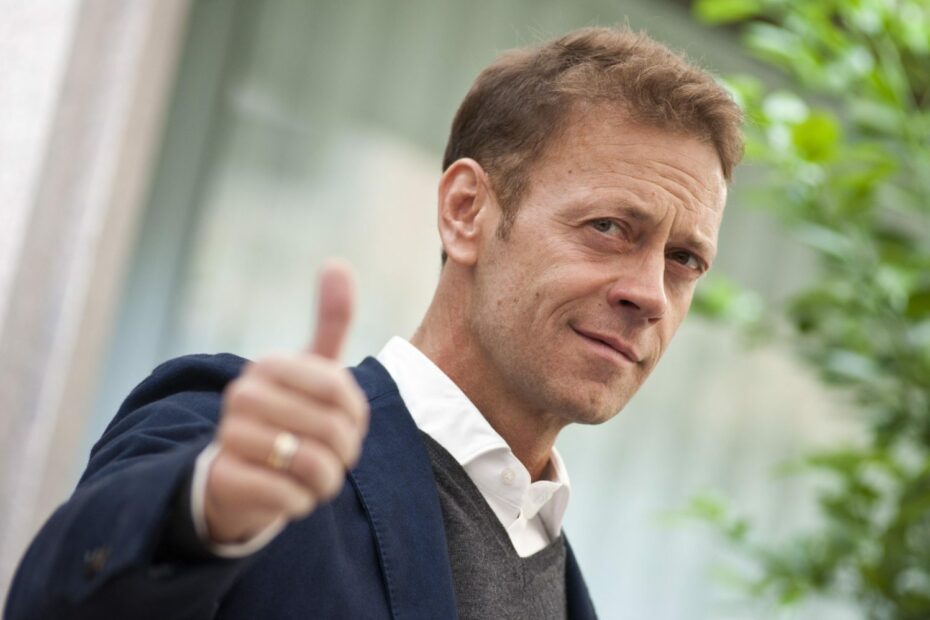 Scontro tra Rocco Siffredi e Fabrizio Corona su Totti e Ilary