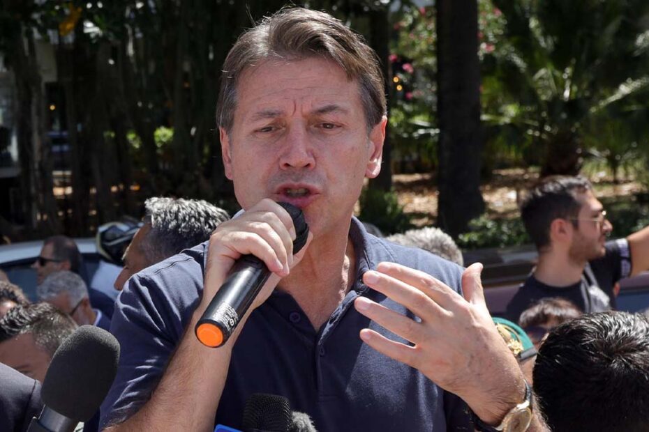 Giuseppe Conte attacca Laura Pausini