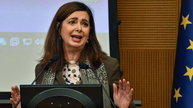 Laura Boldrini contestata duramente in piazza a Roma