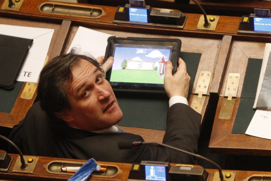 I deputati si fanno un bel regalo per Natale