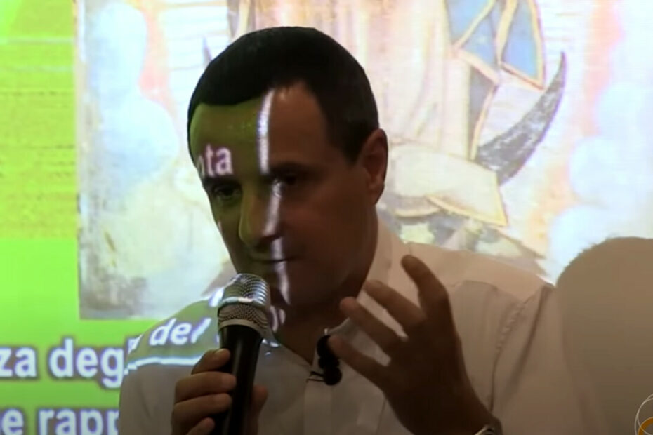 La conferenza dell’ufologo ex ferroviere fa il pienone