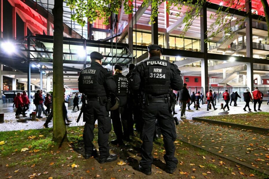 Germania, sospetto golpe: arrestati 25 esponenti di estrema destra