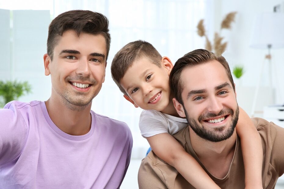 Famiglie gay: la proposta dell’Ue spaventa il governo Meloni