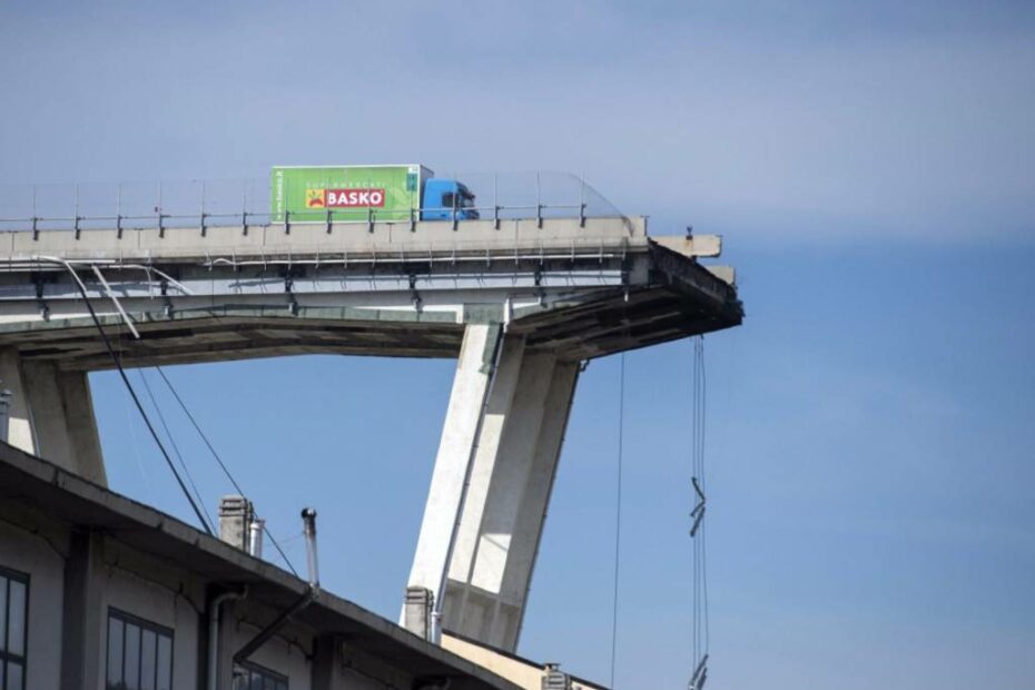 Crollo ponte Morandi: la storia del tir pieno di hashish era una bufala
