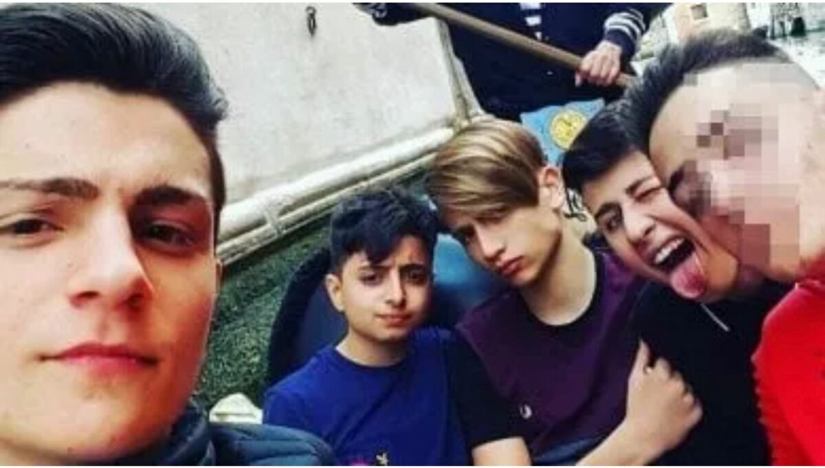 Incidente stradale a Roma, i ragazzi in una foto del 2017