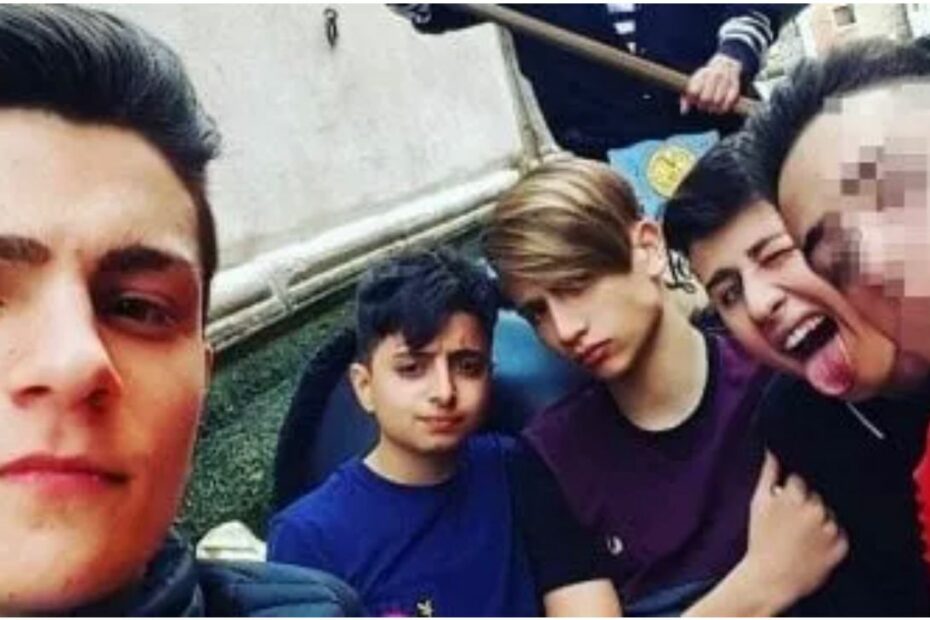 Incidente stradale a Roma, la foto dei ragazzi nel 2017