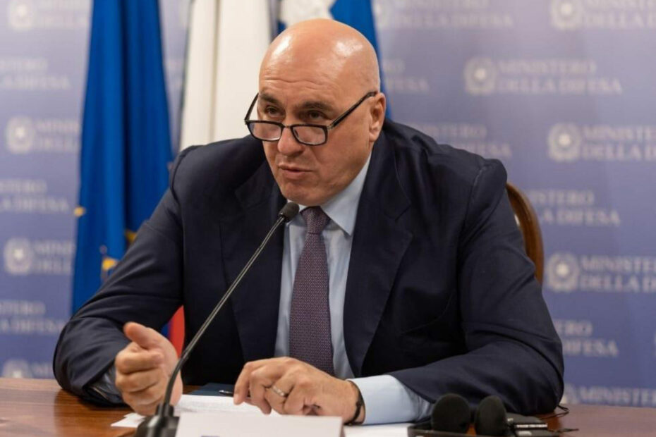 Guido Crosetto contro lo scenario "da invasione" dell'Africa.