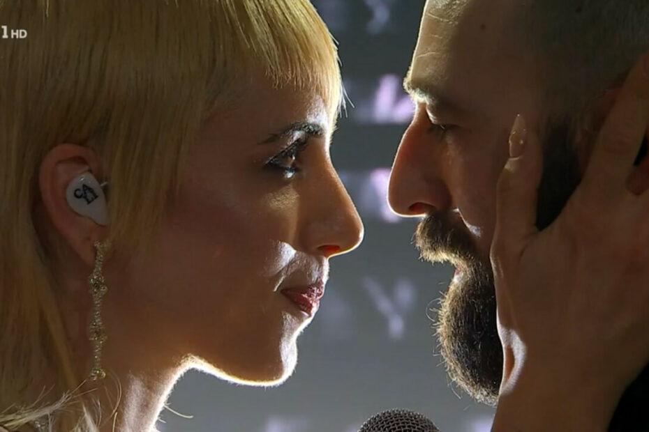 Il duo pop Coma Cose ha annunciato in diretta a Sanremo il matrimonio