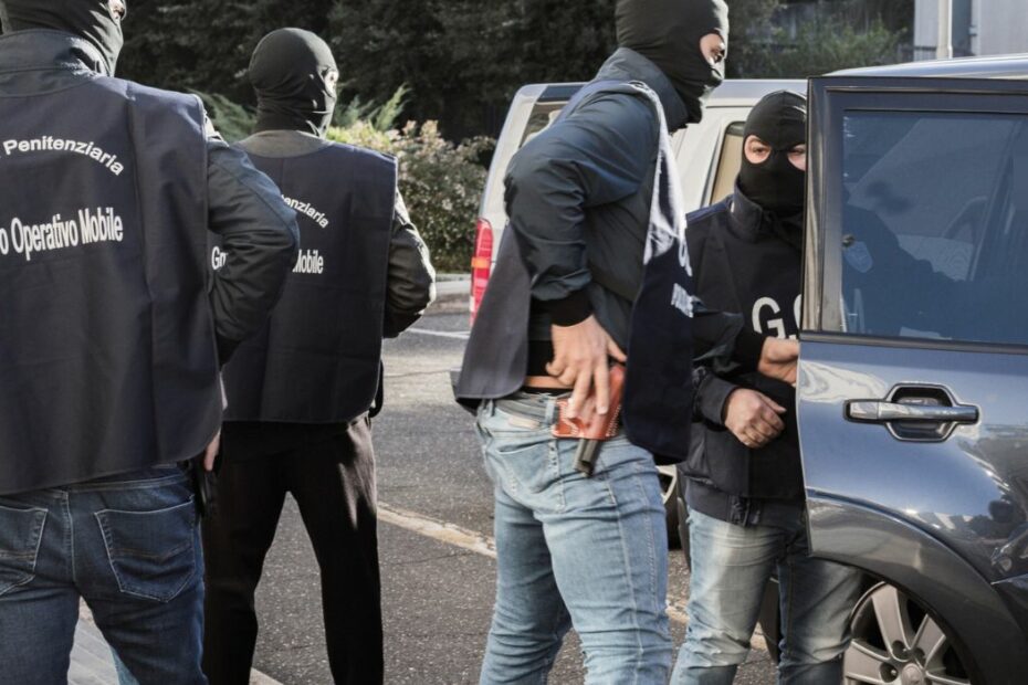 Alfredo Cospito intercettato dal Gom