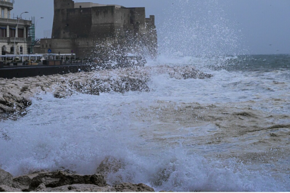 Allerta Meteo, freddo glaciale, chiusi i parchi di Napoli