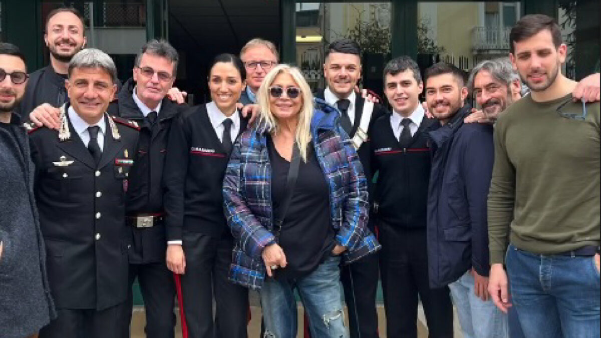 Mara Venier insulti Mediaset denuncia carabinieri
