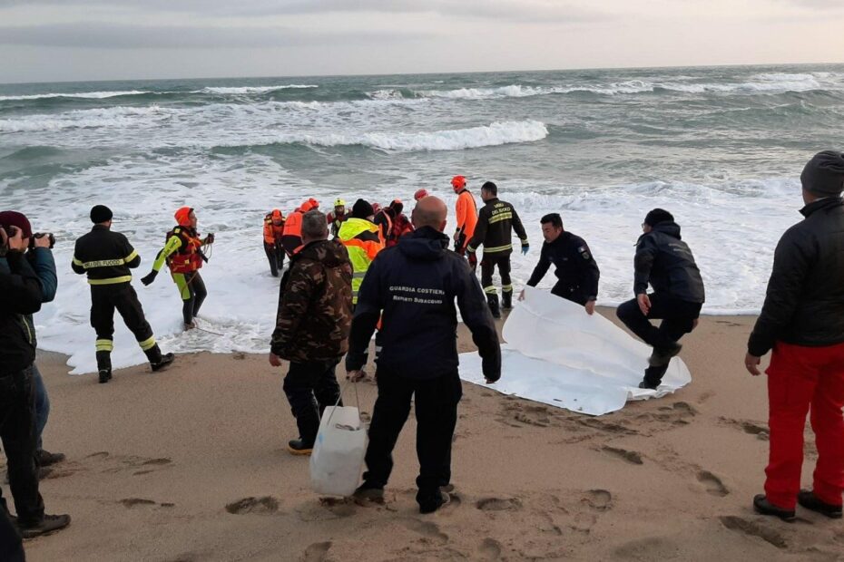 naufragio Cutro ufficiale Costiera